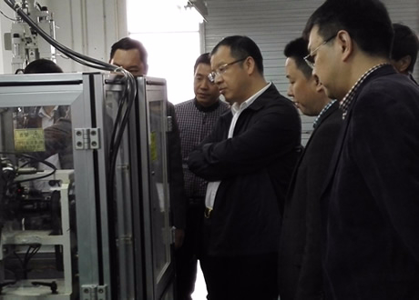 杨齐总裁到44118太阳成城集团深圳分公司调研